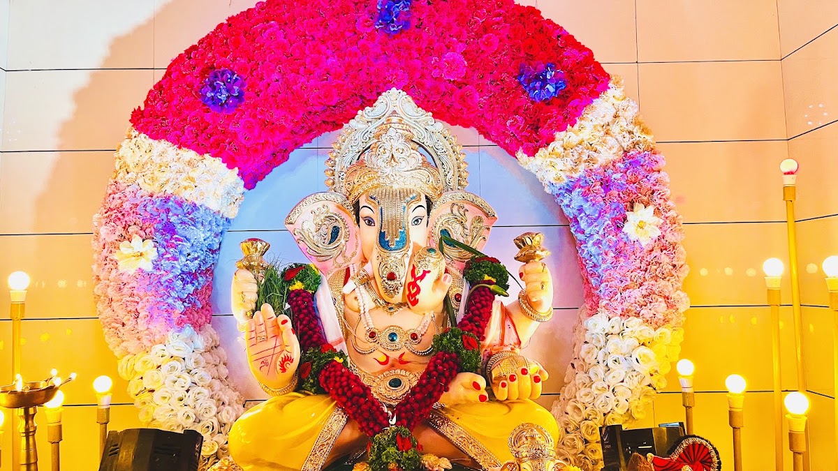 Chivhe Aali Ganesh Mitra Mandal