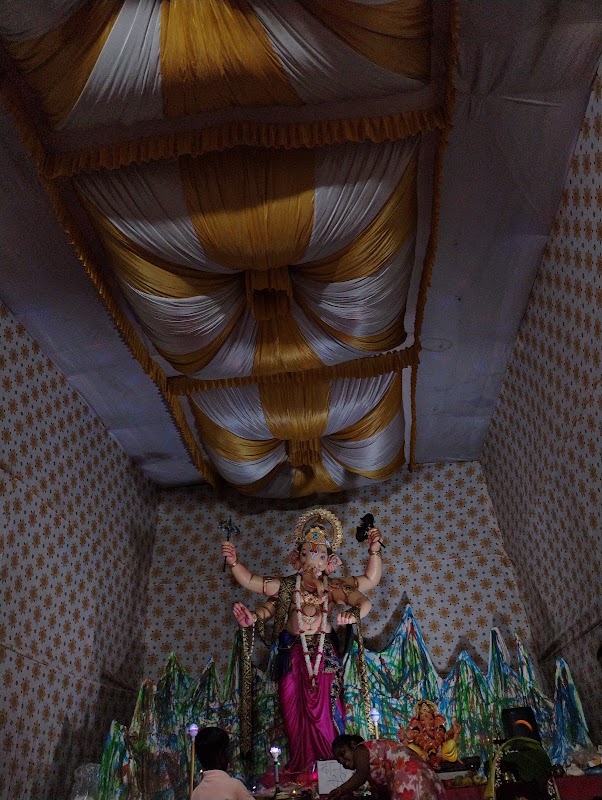 Ashtavinayak yuva mitra mandal (shimpoli Cha raja)400092
